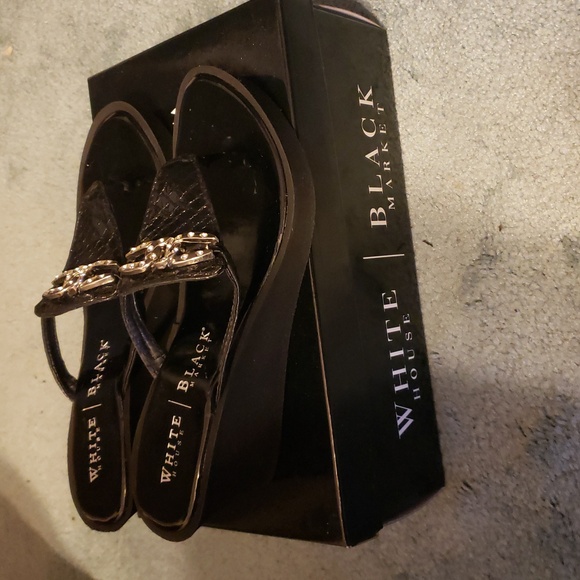 White House Black Market Bobby Wedge Sandals Size 7 NIB - Picture 5 of 7